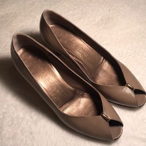 BRUNO MAGLI Tan Leather with Gold Accents Shoes